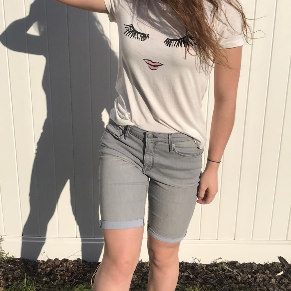 Mid-rise Shorts